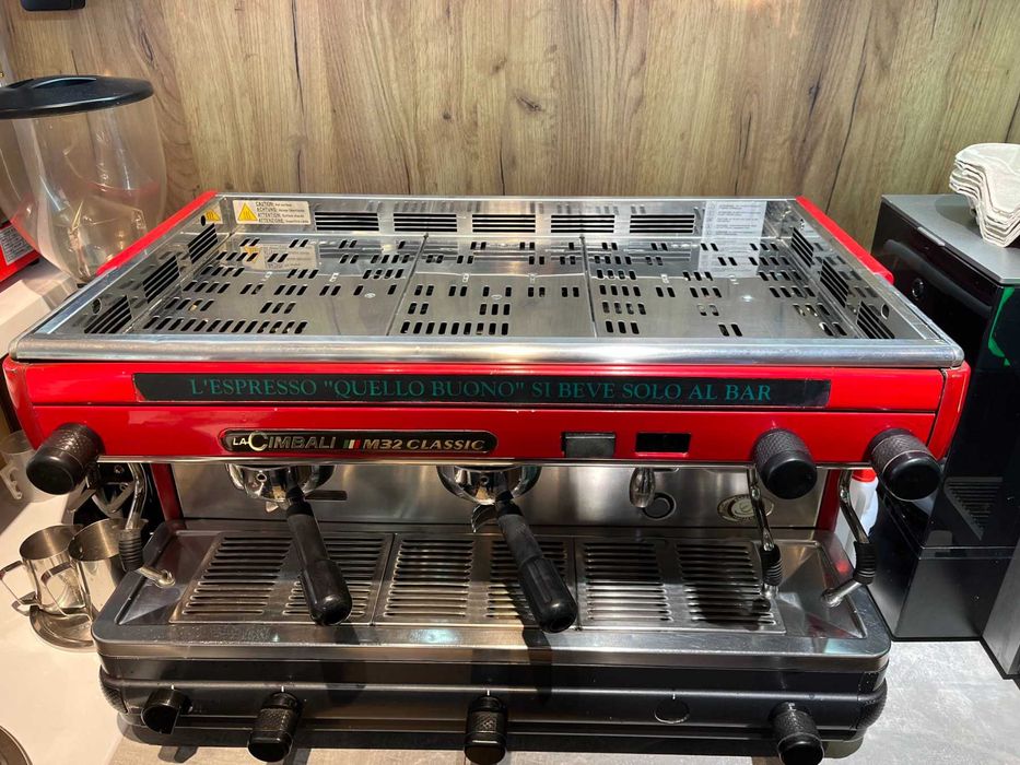 Професійна кавомашина La Cimbali M32 Classic вживана