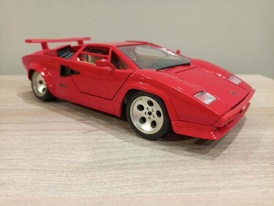 Model 1:18 Lamborghini Countach Burago