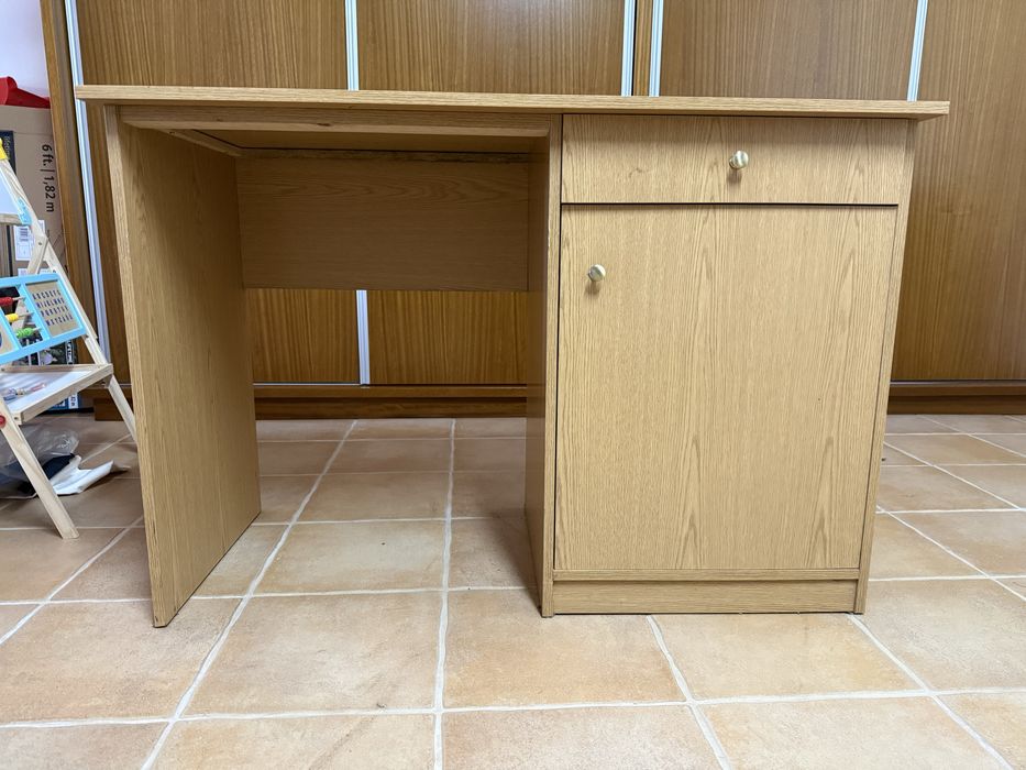 Secretaria como nova