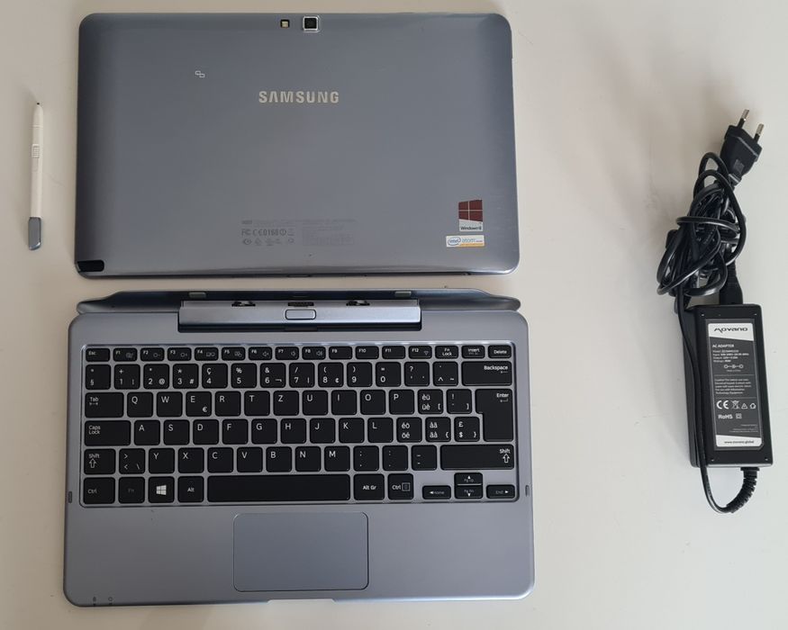 Laptop, tablet, Samsung XE 500 T1C-HO1CH, 2w1, 11,6″, 2/64GB