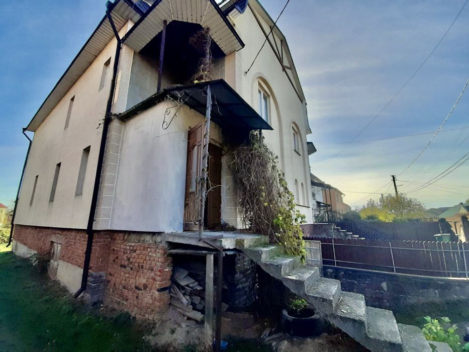 Продається частина новозбудованого 2-поверхового будинку. Чортків