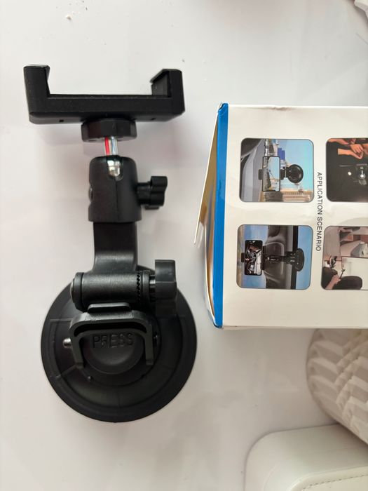 Тримач телефону в авто