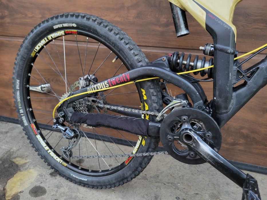 Dh велосипед Scott