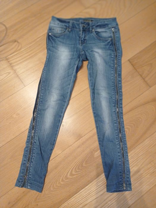 Spodnie w rozmiarze 36