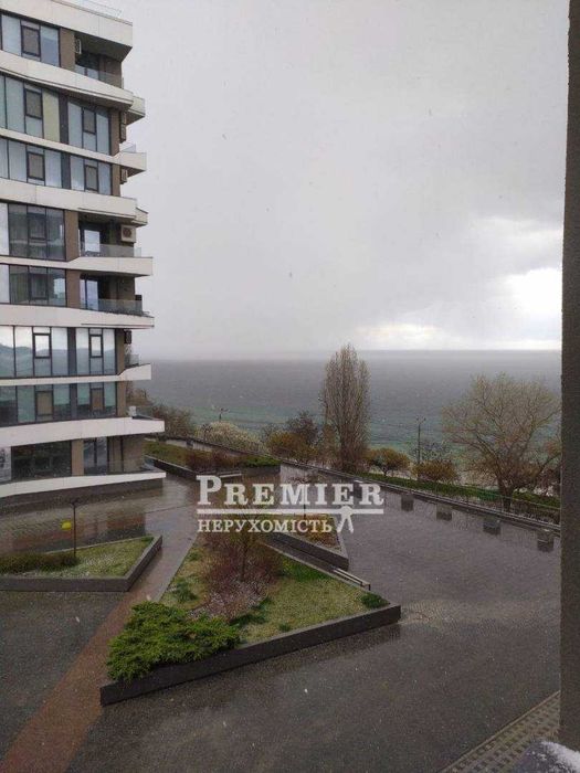 Продам однокімнатну квартиру на першій лінії від моря