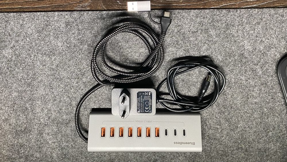 USB-хаб 10-в-1 Bluesdless hu106 з блоком живлення майже новий