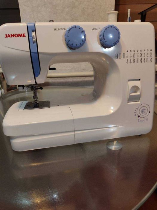 Швейна машина Janome Top 14