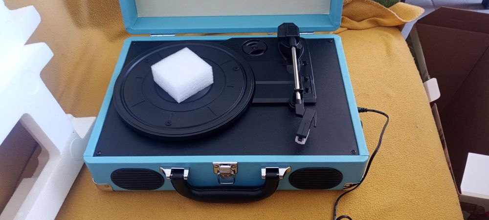 Gramofon vintage walizka