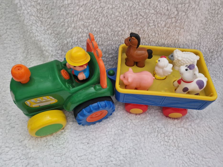 Traktor dumel z przyczepą