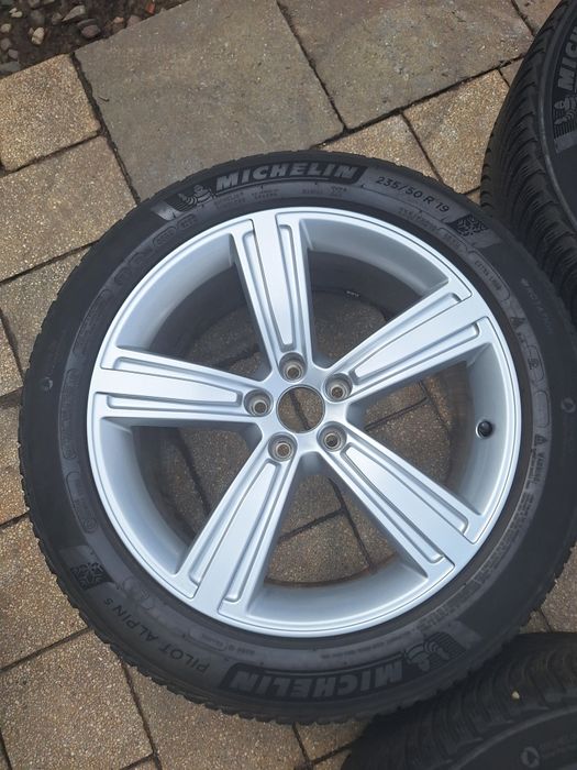Koła zimowe Audi A8 D5  235 50 r19