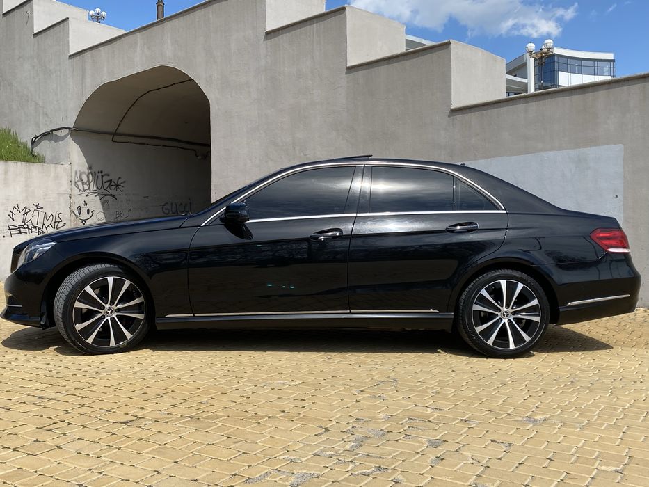 Продаєтся автомобіль Mersedes Benz E300 Hybrid W212 2013г в