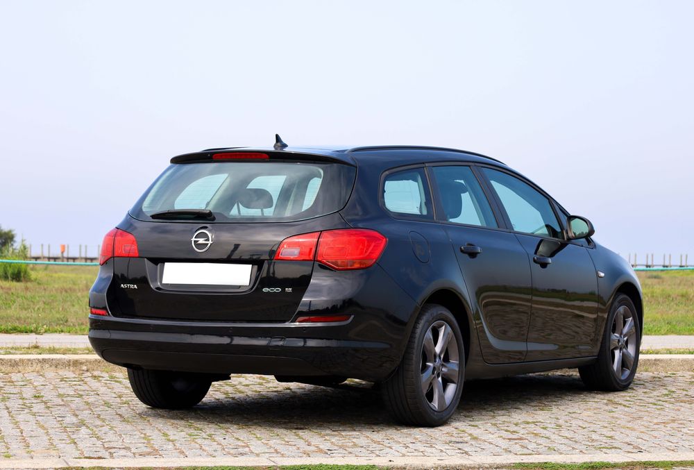 Opel Astra Sport Tourer - Desde 80€ /mês