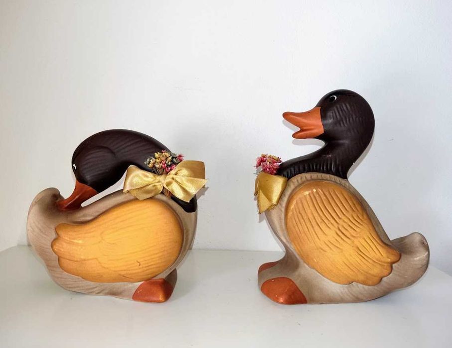 Patos em faiança do Brasil pintados à mão