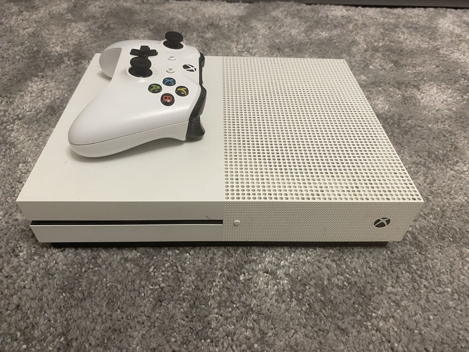 Xbox One S + Pad