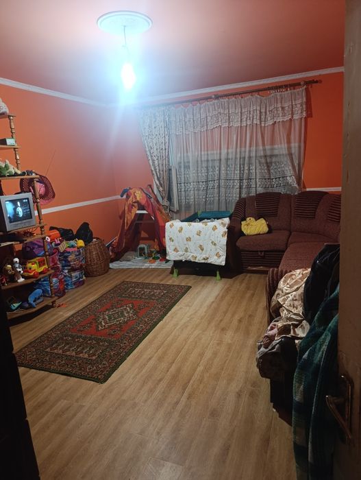 Продаж великий будинок с. Бене