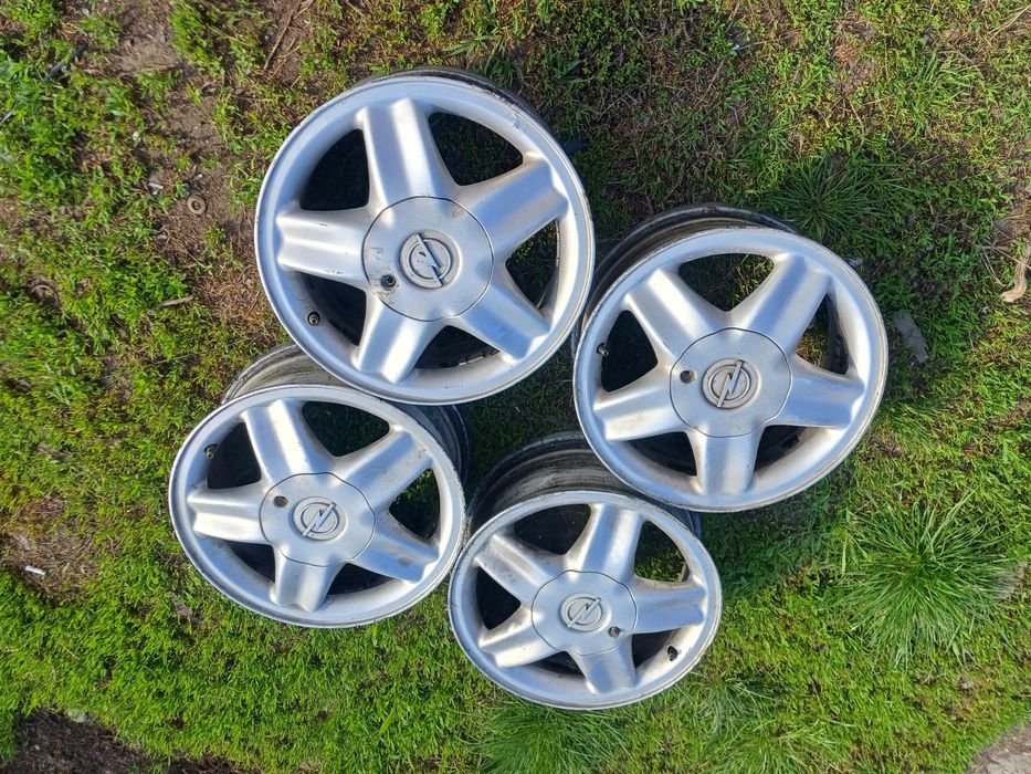 ‼️ Комплект литых дисков GM R15 5/110 ET49 Opel Omega A B,Vectra,Astra,Zafira 
На оригинальных Немецких дисках 
GM R15 5/110 Opel 6J ET49 
Диски в хор