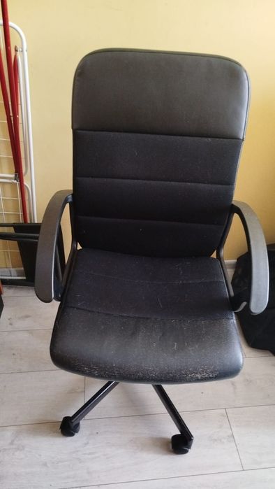 Fotel obrotowy biutowy