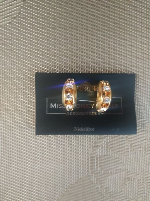 Клипсы (ювелирная бижутерия)