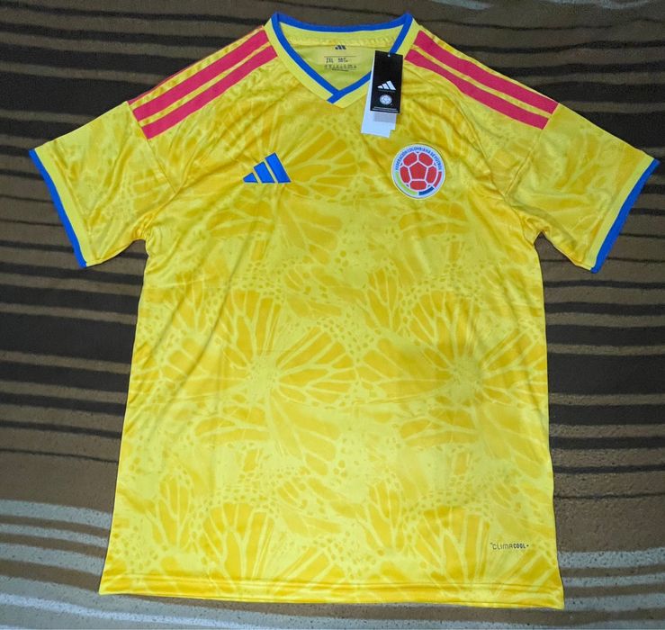 Camisolas de vários clubes