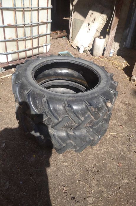Продам шини б/у на трактор Т25