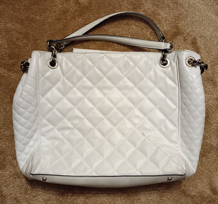 Torebka damska pikowana Guess Biała/30x26x12cm