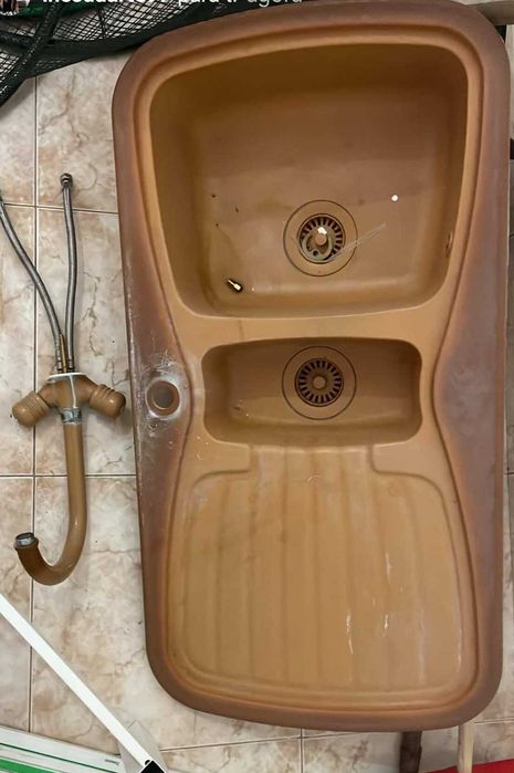 Lava loiça cozinha castanho