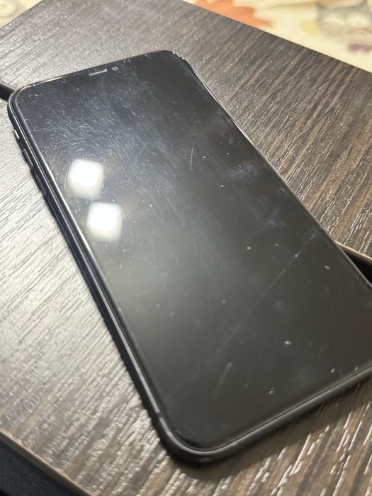 Продам IPhone 11 black icloud lock