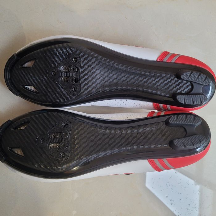 Vendo Chuteiras marca Sport nova