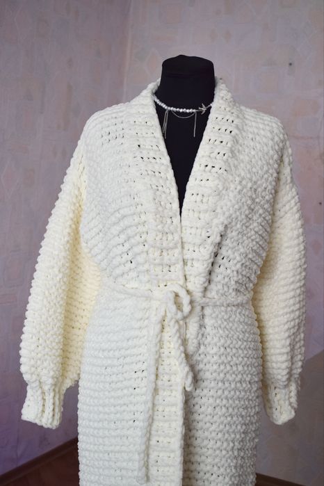 Молочний плюшевий кардиган