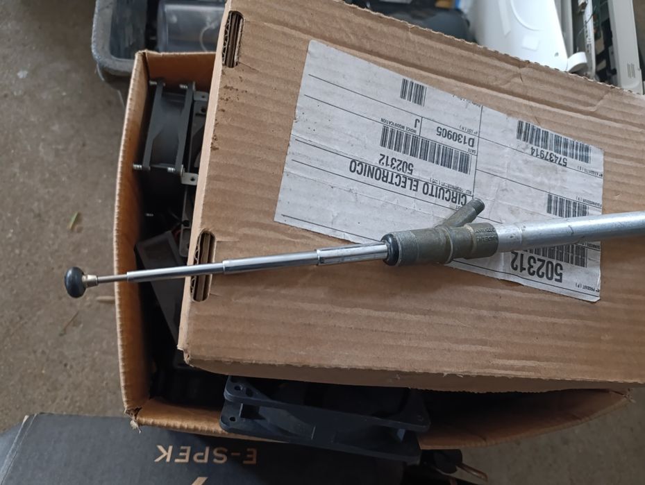 Motor  de frigorifico  a funcionar.