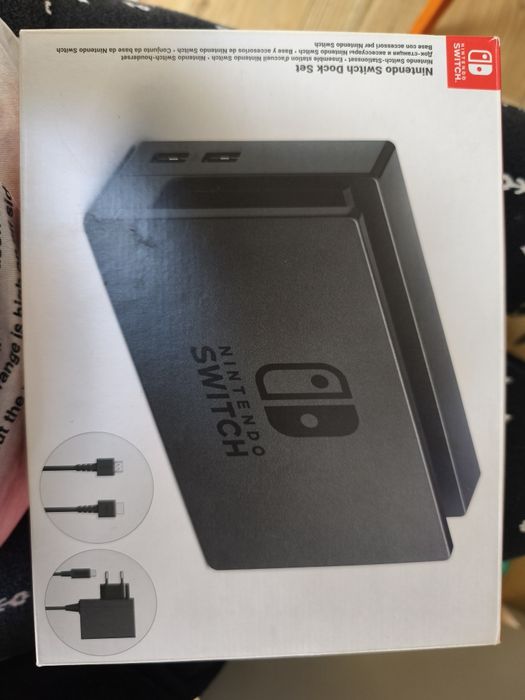 Console Nintendo Switch com capa protetora