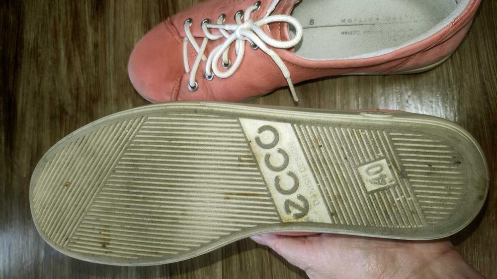 ЕССО  туфлі  шкіряні 40 розмір