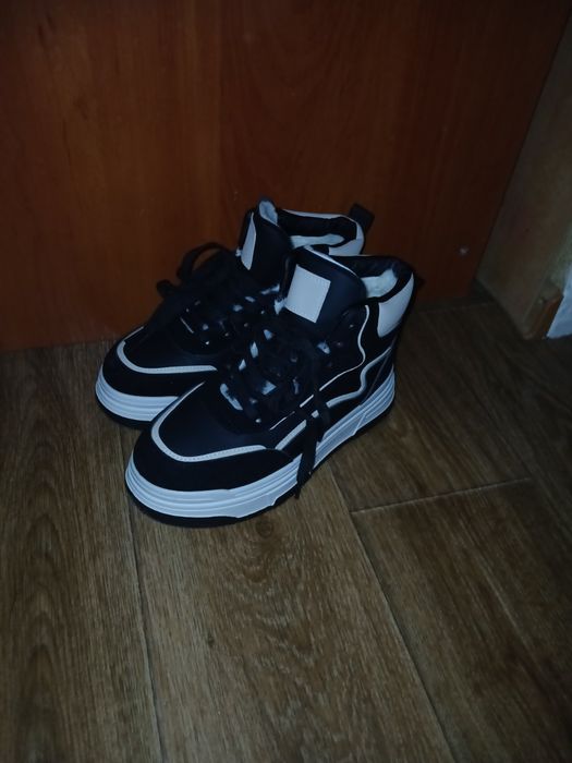 Ботинки сапоги кеди кросівки зимові