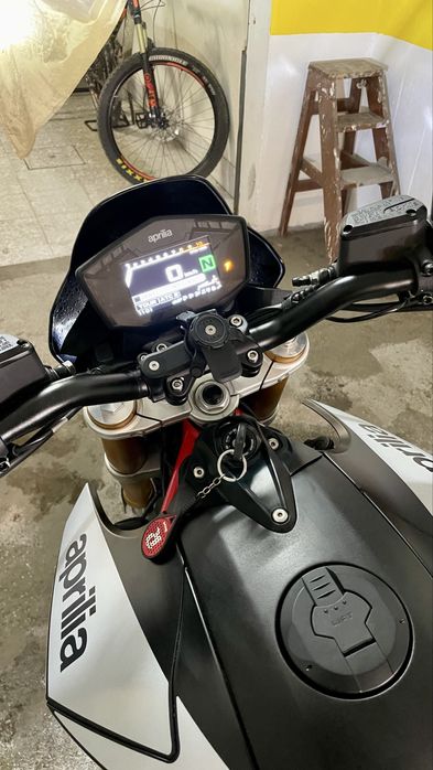 Aprilia Dorsoduro 900cc. (Carta A2)