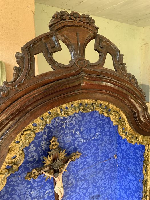 Oratório em pau santo