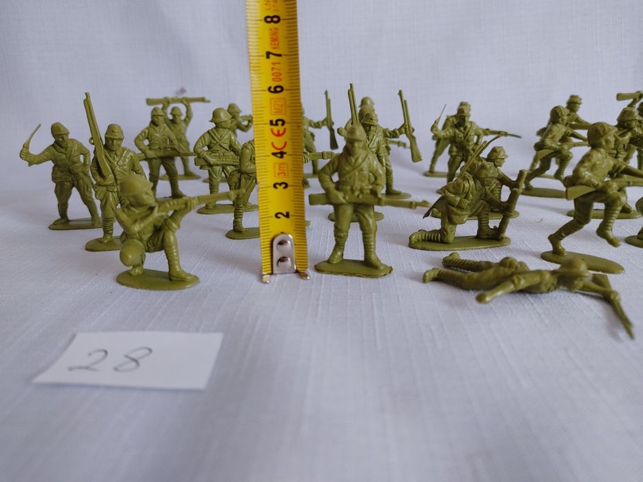 Żołnierzyki figurki 28 szt retro zabawki vintage PRL