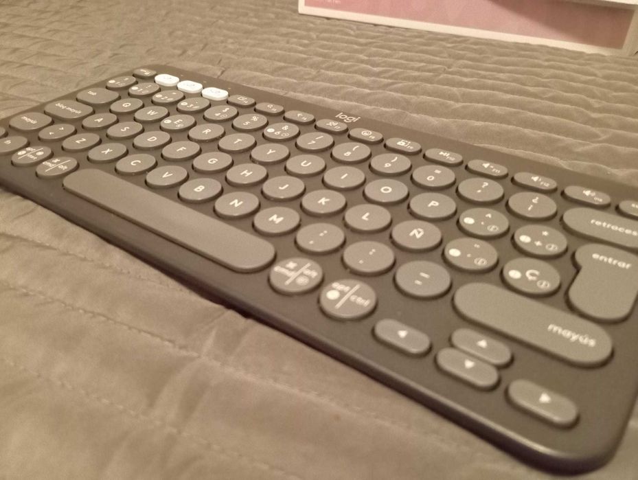 Pebble Keys 2 K380s Bluetooth Keyboard64738899364610122