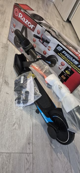 Hulajnoga elektryczna Razor E Prime Air