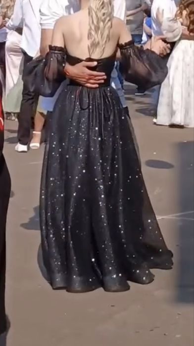 Випускна сукня блискуча