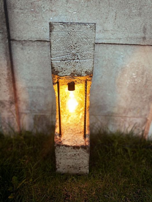 Lampa betonowa typu loft