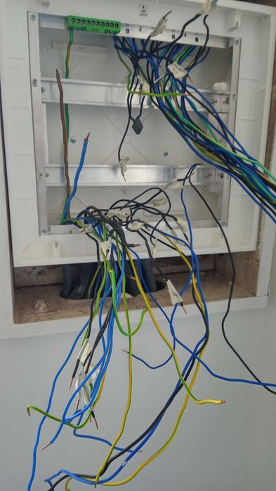 serviços de eletricidade