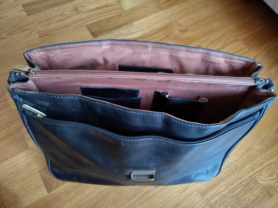 Pasta de executivo em pele preta