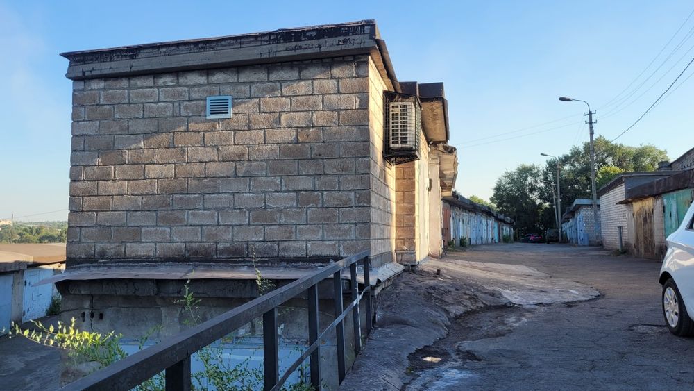 Евро гараж с доп комнатой.