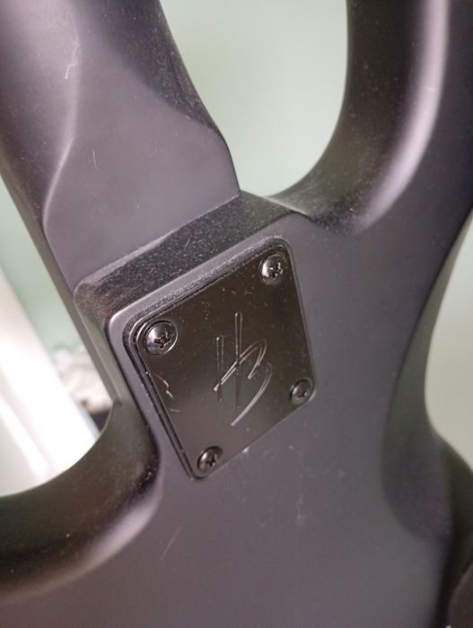 Gitara basowa i wzmacniacz