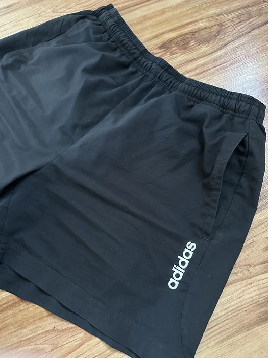 Krótkie spodenki Adidas M