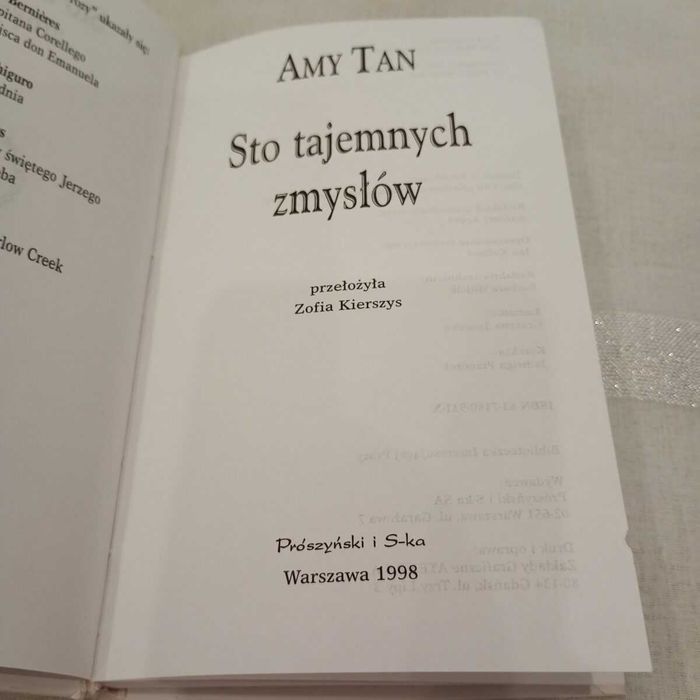 Sto tajemnych zmysłów. Amy Tan