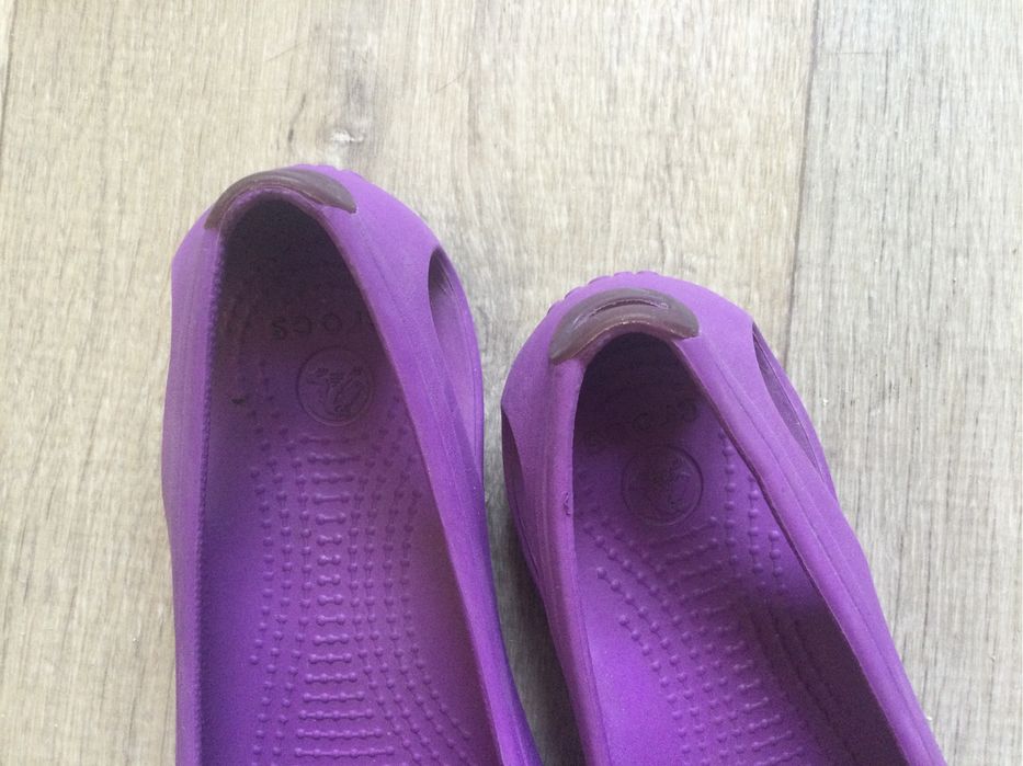 Продам кроксы , оригинал.