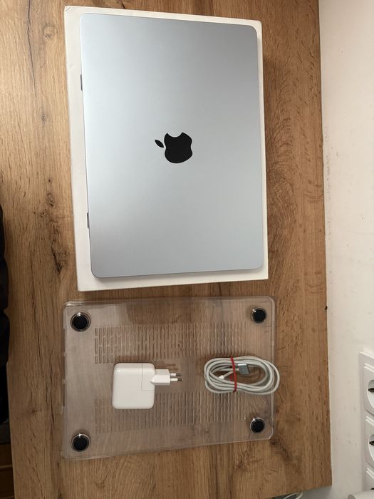 MacBook air 13 M4 16/256