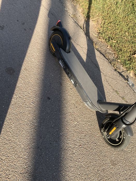Електросамокат Ninebot g30