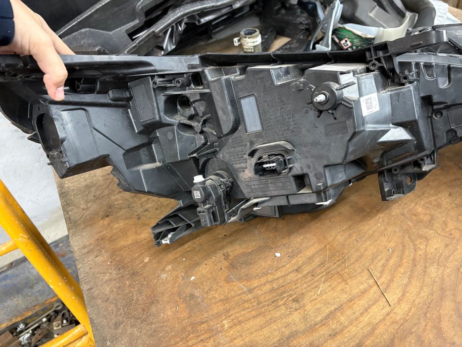 Farol esquerdo clio V